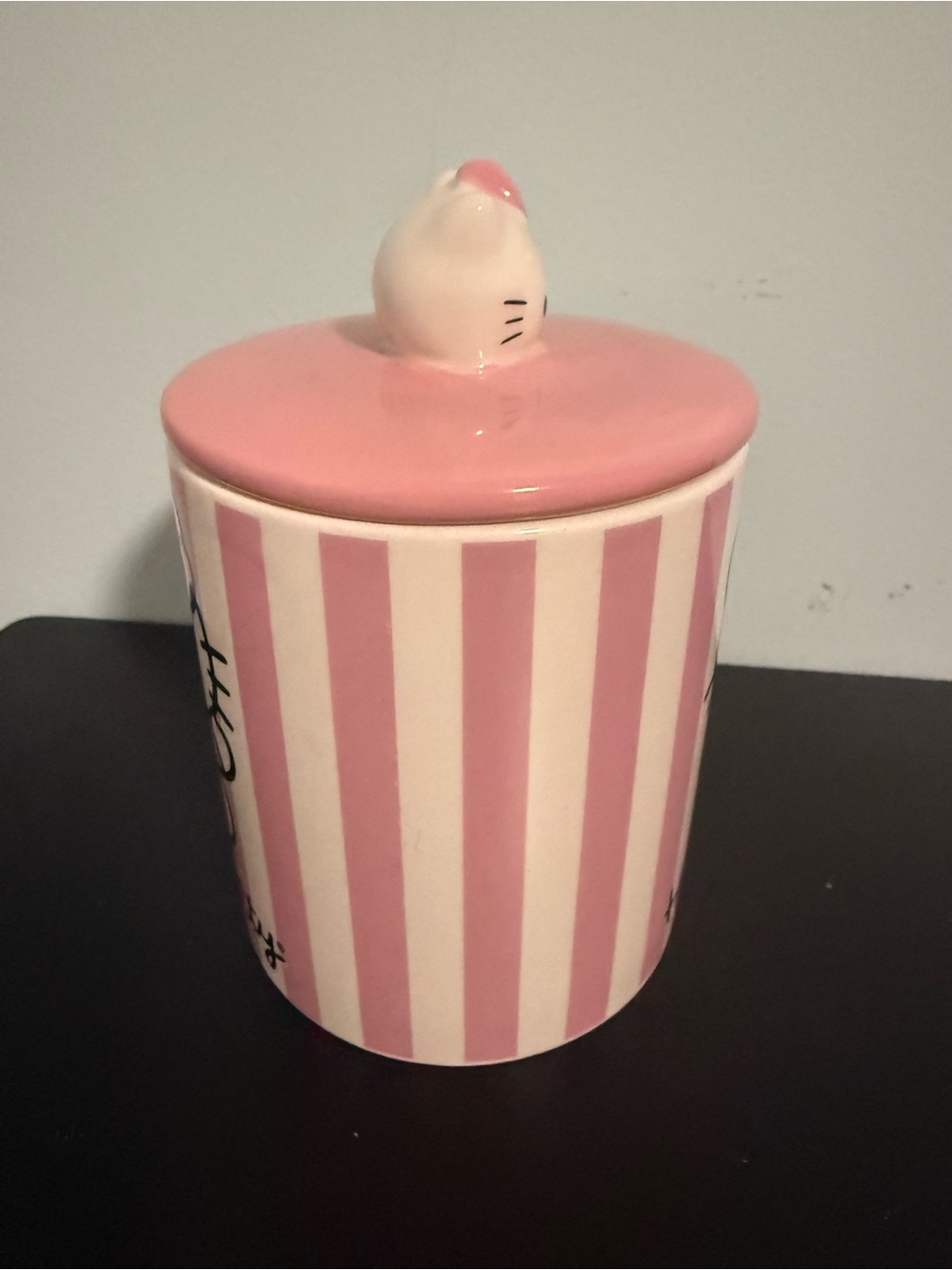 Hello Kitty Pink and White Striped Ceramic Mug with Lid! NWT - Picture 2 of 7
